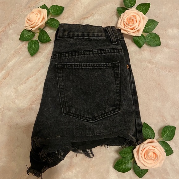 ✨ 2/$35 Denim co distressed shorts - Picture 2 of 2
